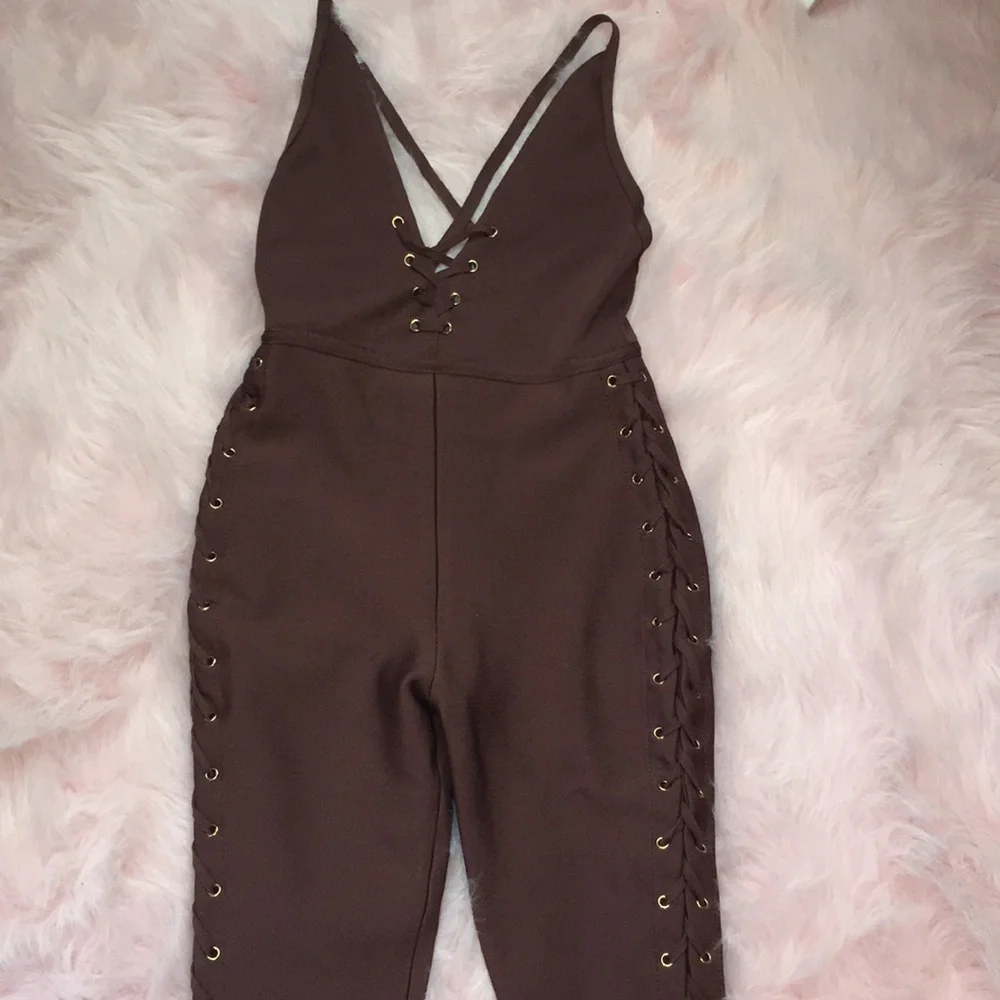 - Jumpsuit - Picture 2 of 6